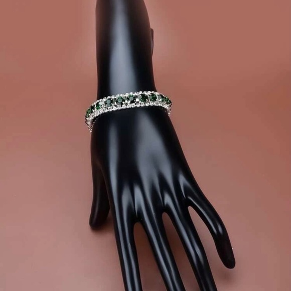 RHINESTONE BRACELET NWOT - Picture 5 of 8